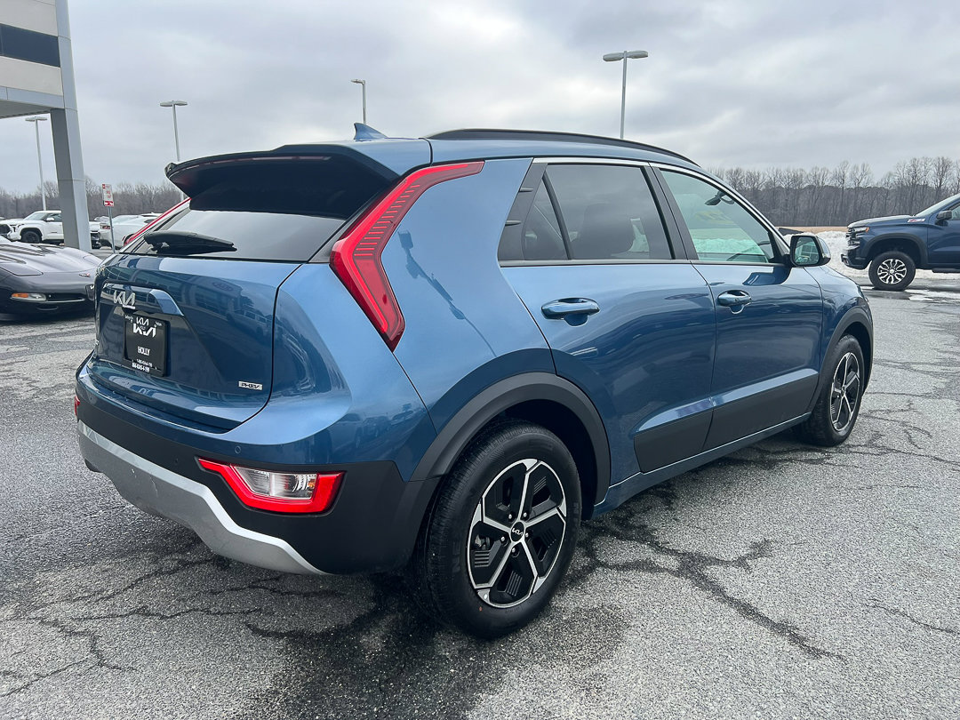 Used 2024 Kia Niro EX w/ EX Cold Weather Package image 7