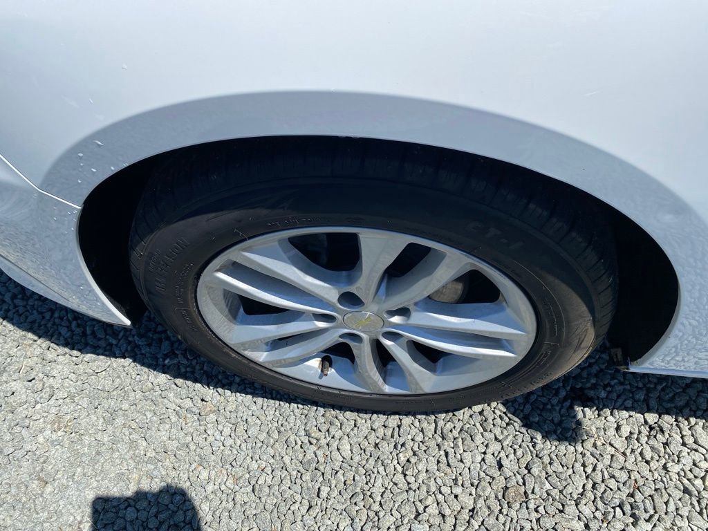 Used 2020 Chevrolet Malibu LT FWD image 26