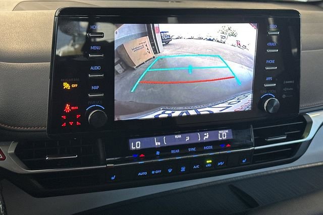 Used 2021 Toyota Sienna XSE FWD image 24
