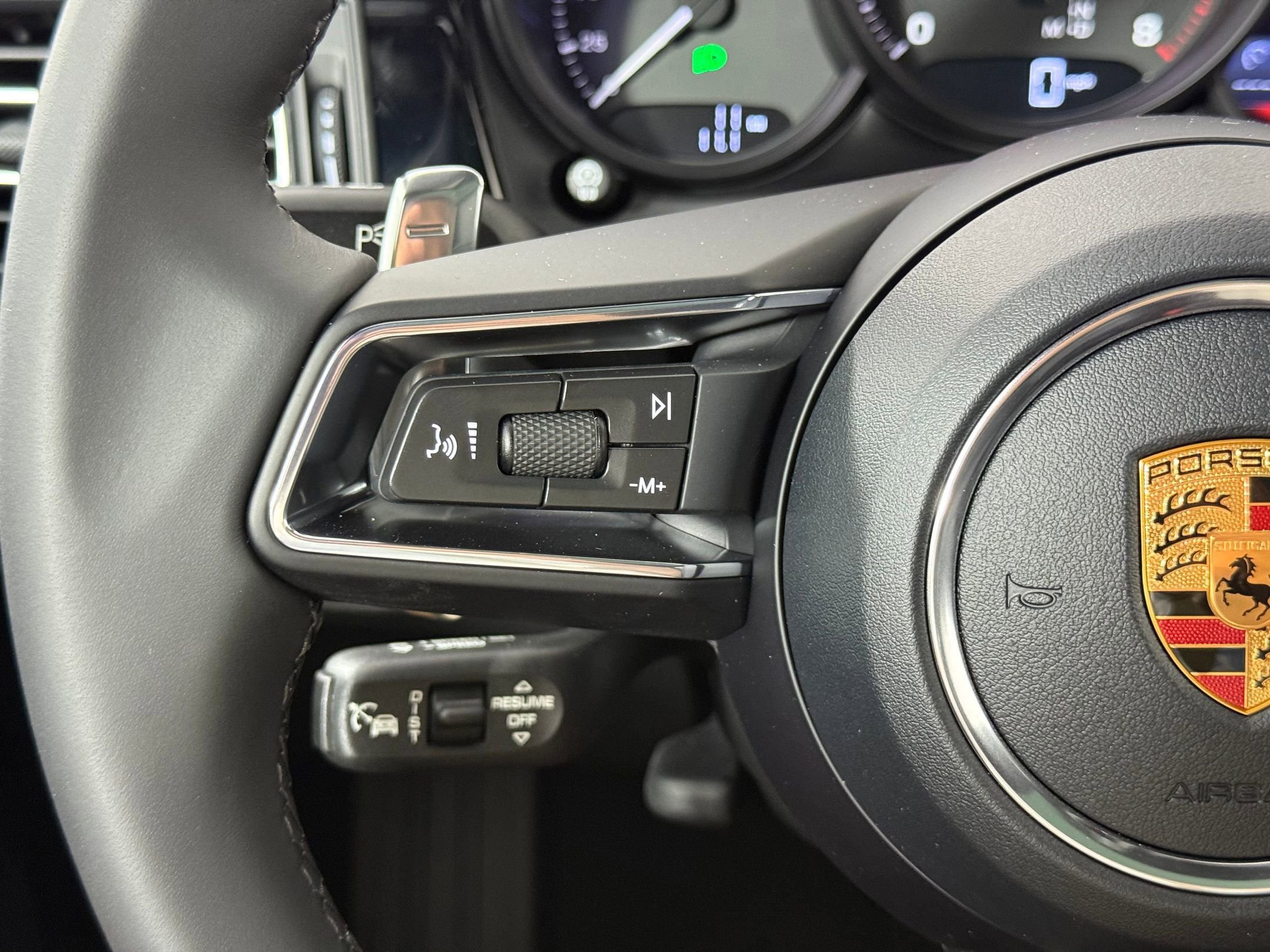 Certified 2026 Porsche Macan AWD/4WD image 19