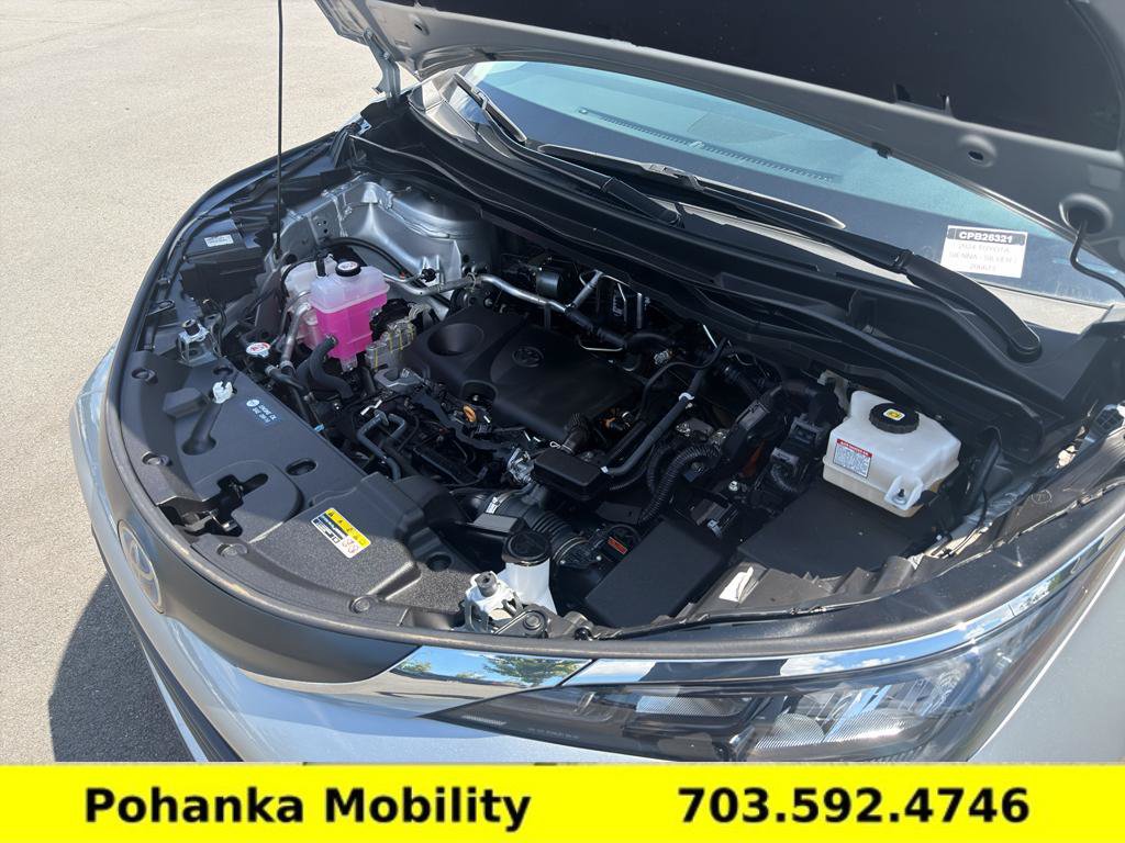 Used 2024 Toyota Sienna XLE FWD image 36