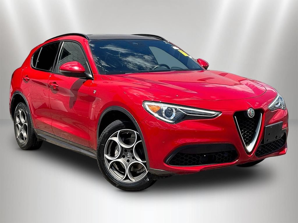 Used 2022 Alfa Romeo Stelvio Ti AWD/4WD image 3