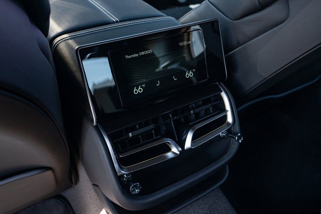 New 2025 Bentley Flying Spur Plug-In Hybrid image 54