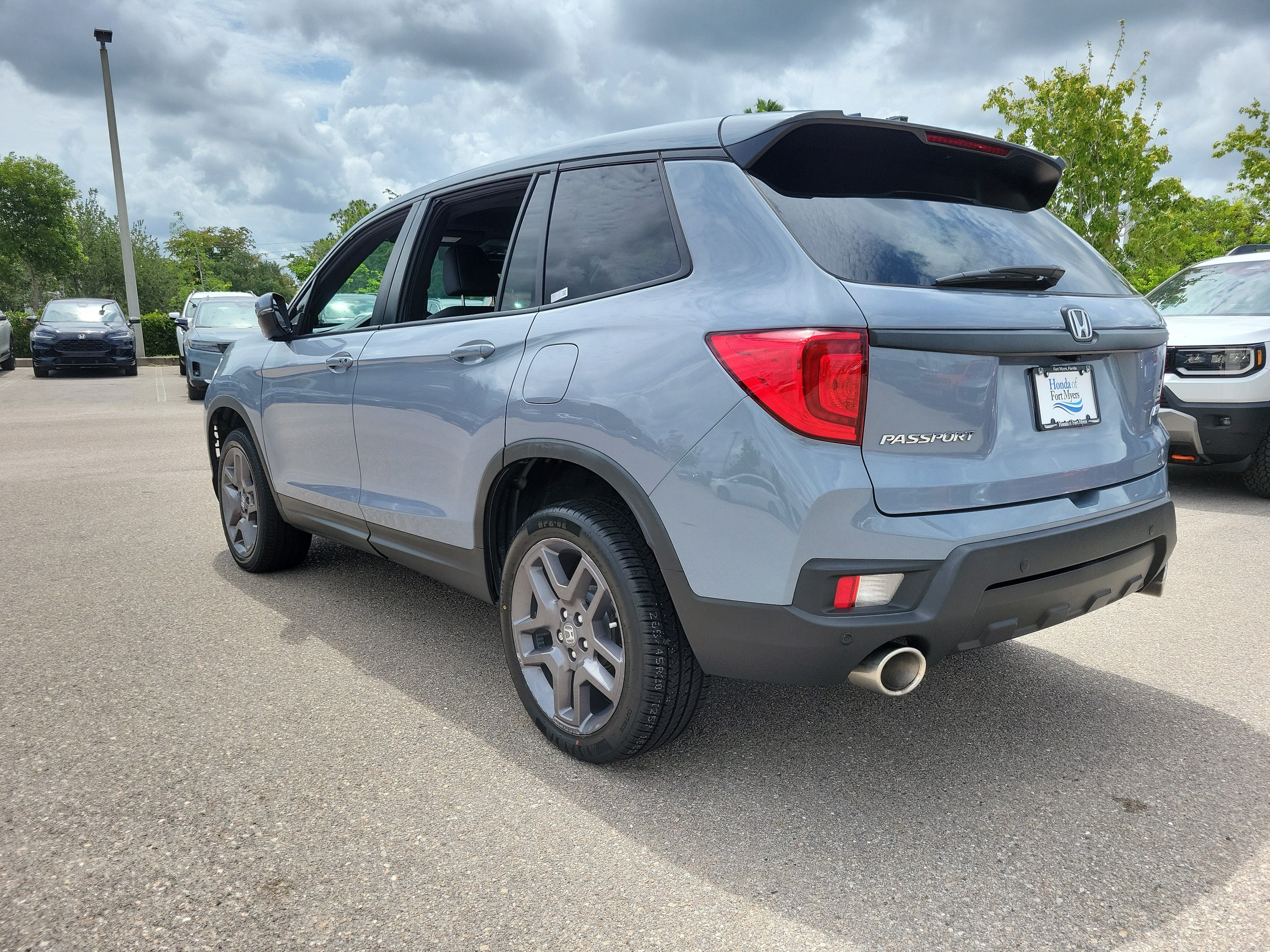 Used 2023 Honda Passport EX-L image 4