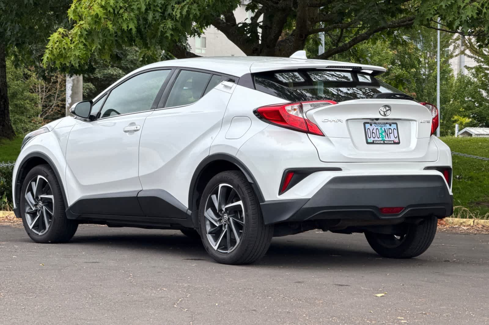 Used 2022 Toyota C-HR Limited FWD image 6