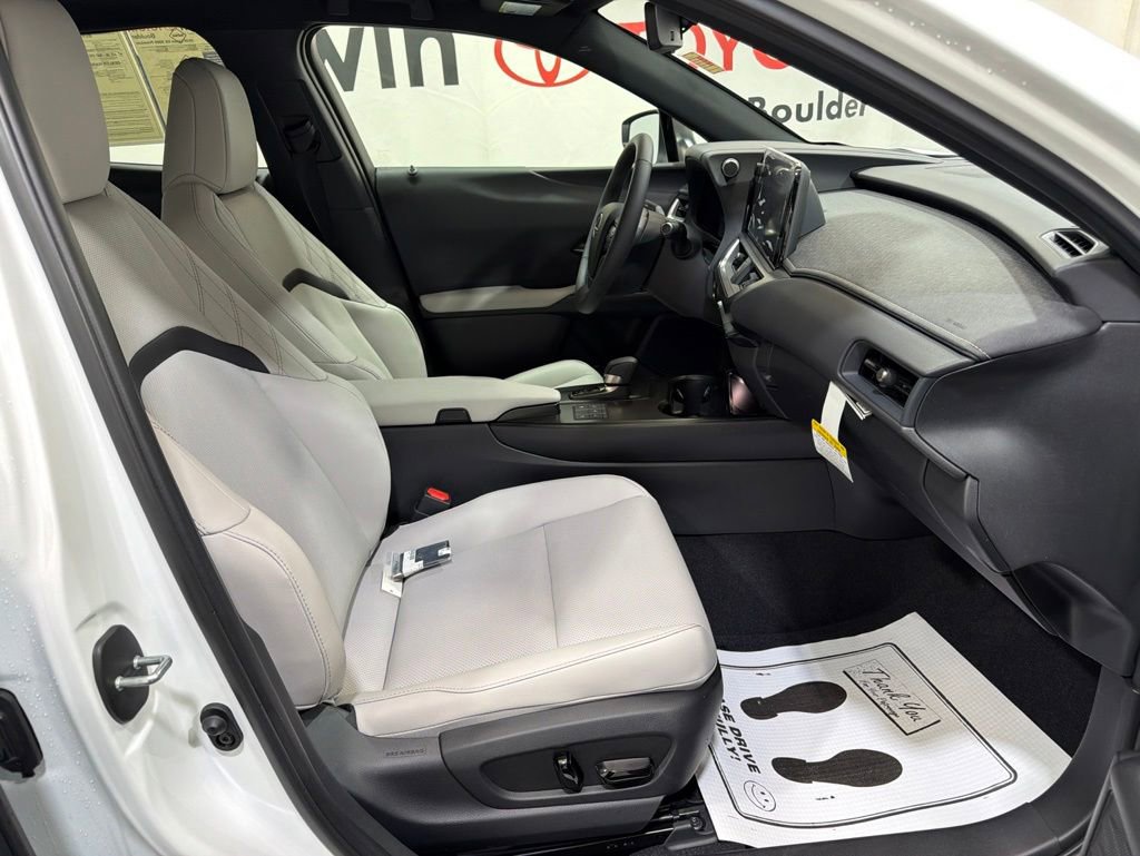 Used 2026 Lexus UX 300h AWD w/ Accessory Package (Z1) image 12