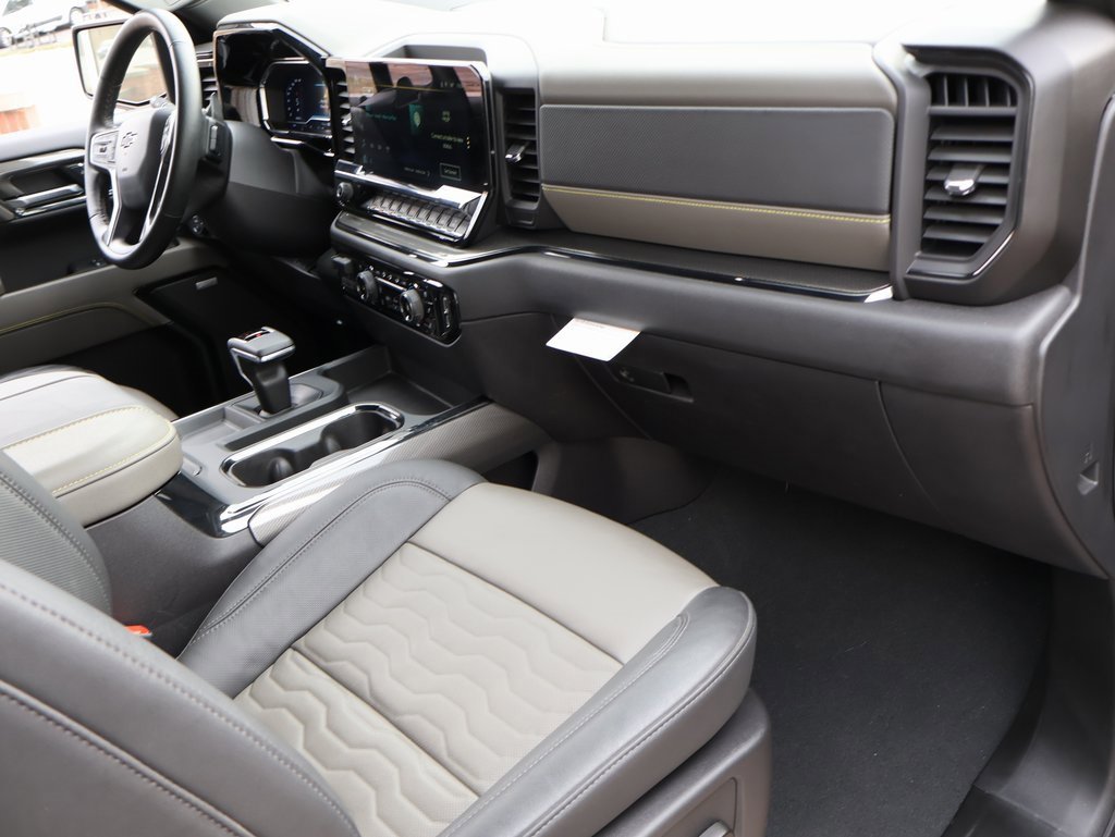 Used 2024 Chevrolet Silverado 1500 ZR2 w/ Technology Package image 13