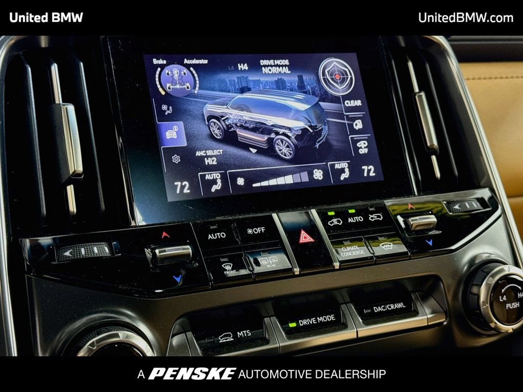 Used 2025 Lexus LX 600 4WD w/ Accessory Package (2T) image 11