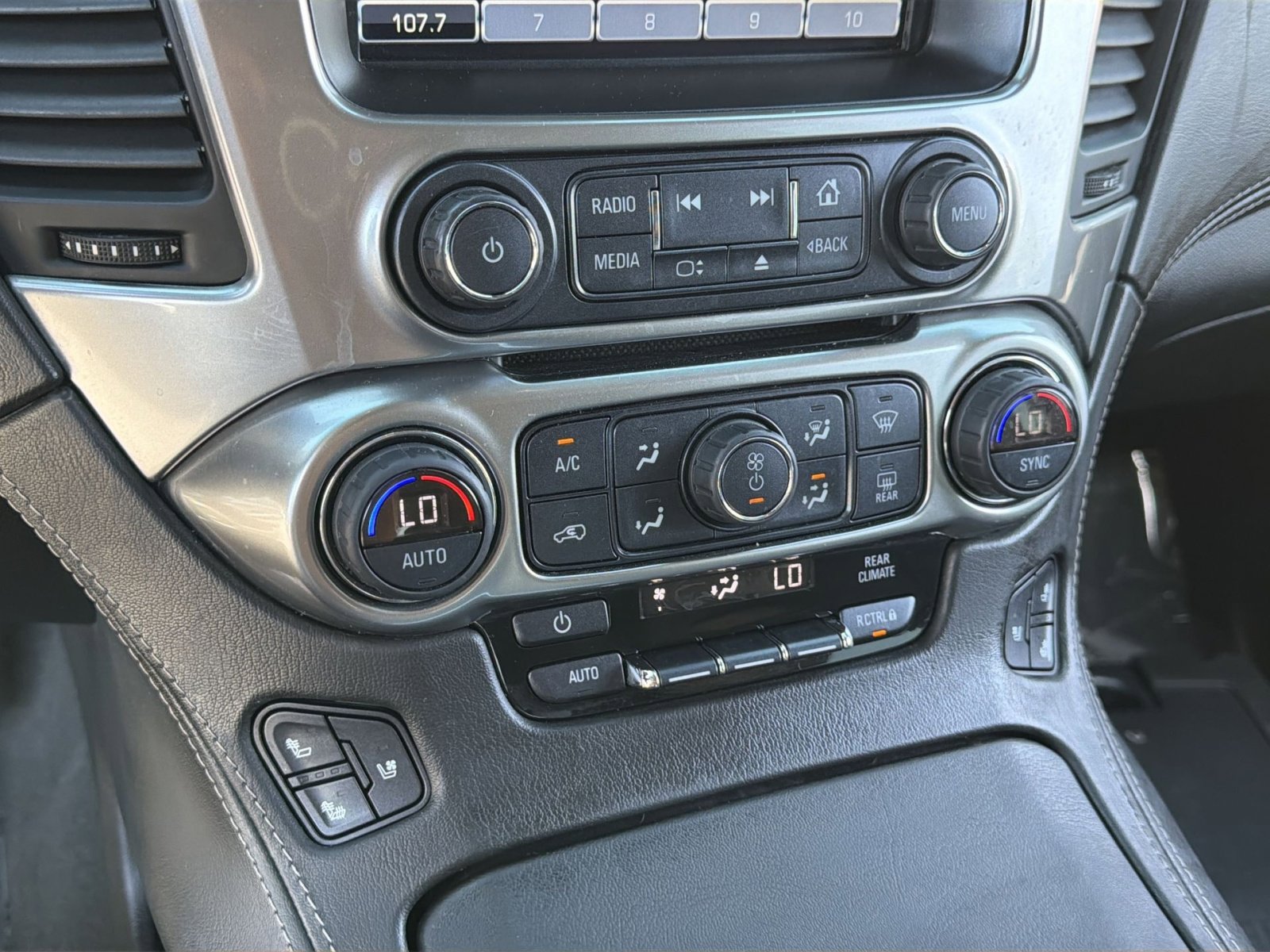 Used 2019 Chevrolet Tahoe Premier AWD/4WD image 22