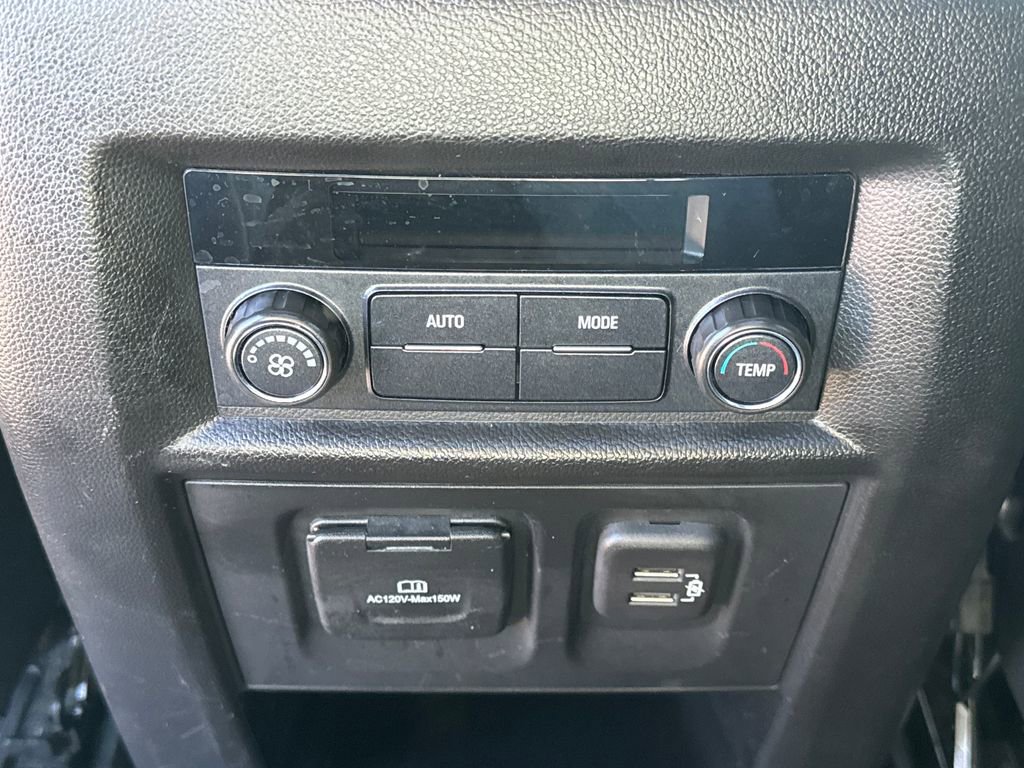 Used 2022 Chevrolet Traverse RS image 39