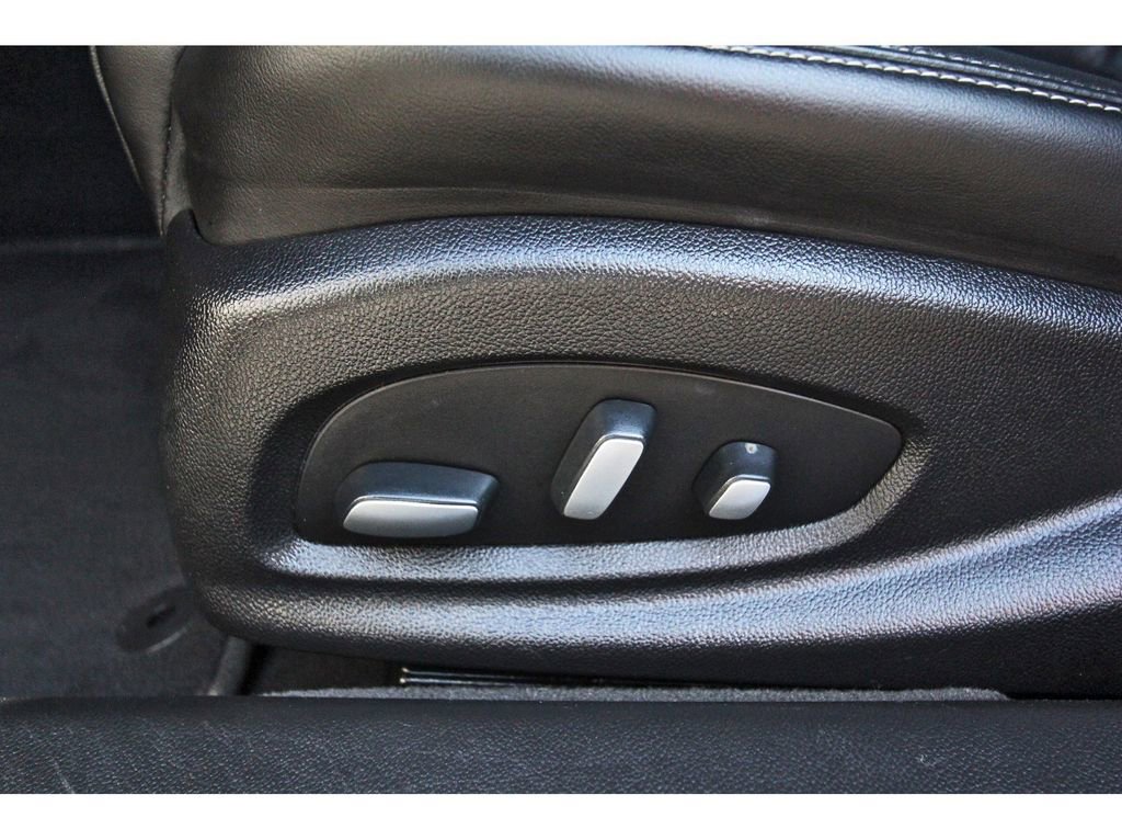 Used 2019 Cadillac XTS Luxury image 32