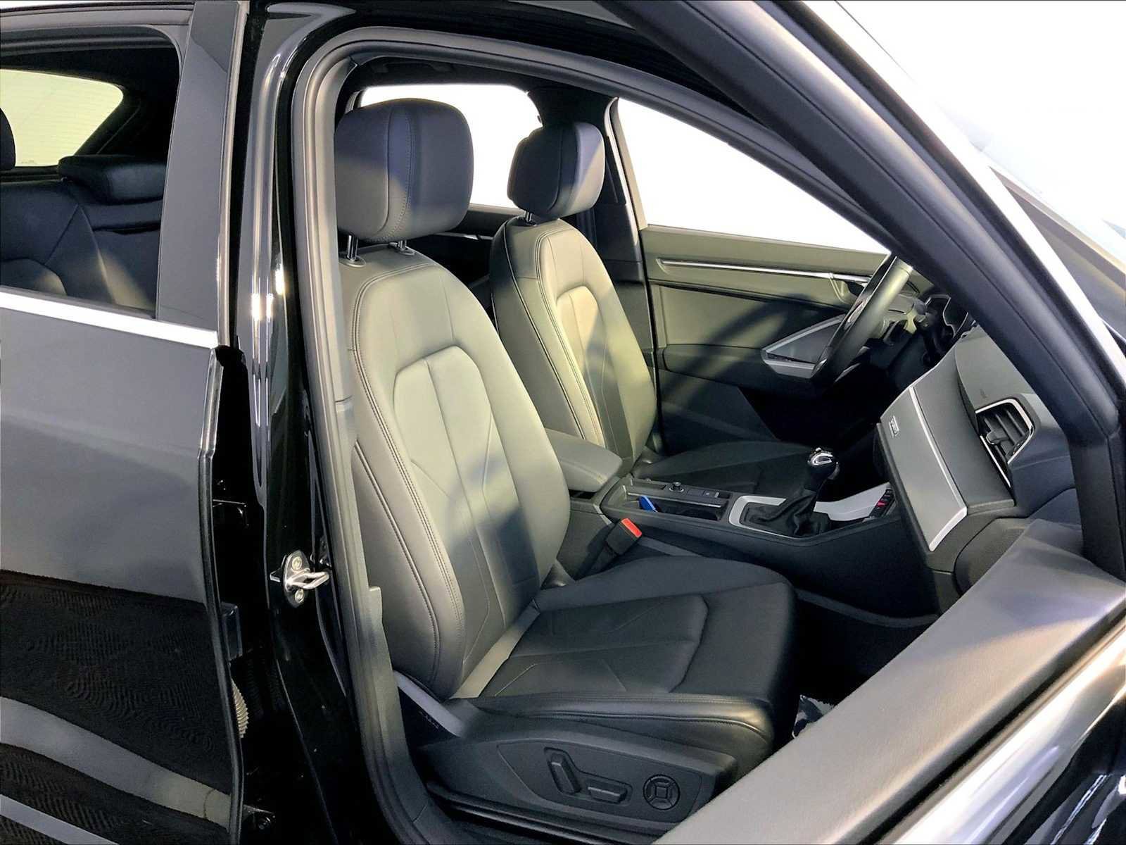 Used 2021 Audi Q3 2.0T Premium image 18