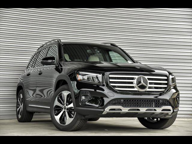 New 2025 Mercedes-Benz GLB 250 4MATIC image 1