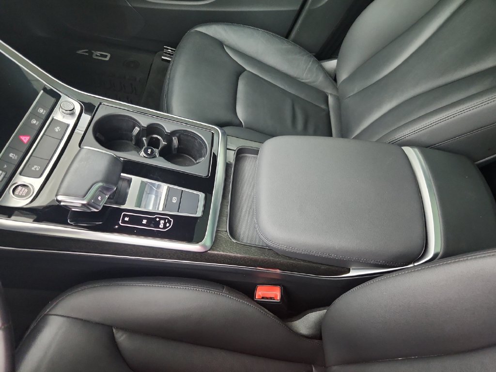 Used 2021 Audi Q7 2.0T Premium w/ Convenience Package AWD/4WD image 32