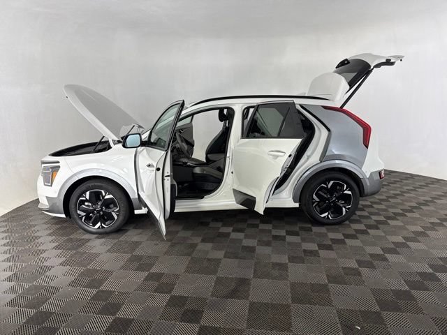 Certified 2023 Kia Niro Wave w/ Wave Preserve Package FWD image 11