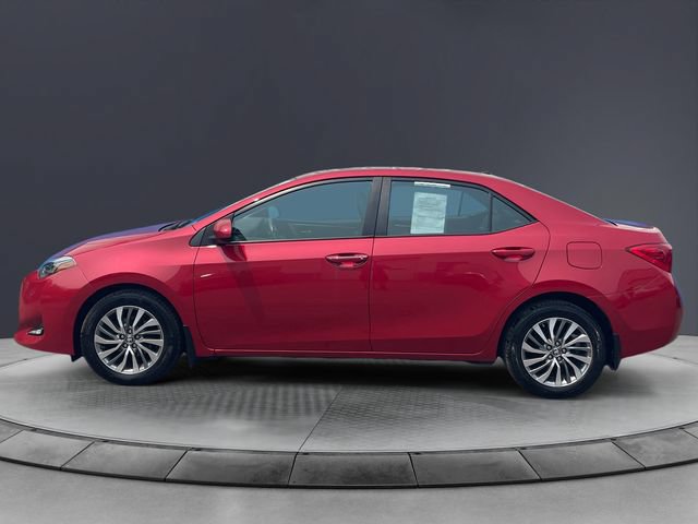 Used 2018 Toyota Corolla XLE FWD image 2