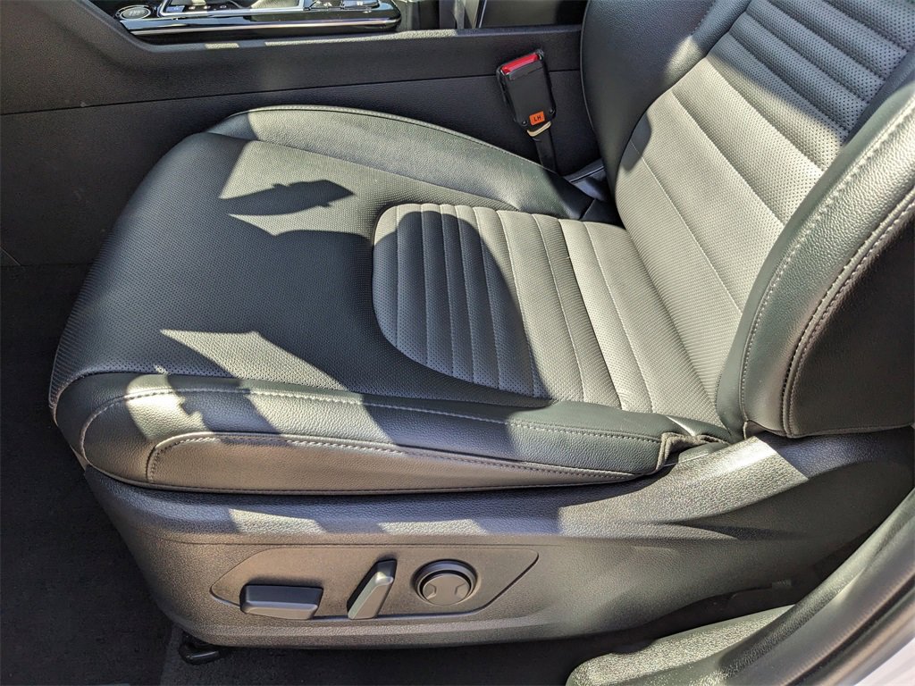 Certified 2025 Kia Sportage SX image 23