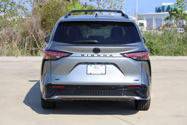 New 2026 Toyota Sienna XSE image 7