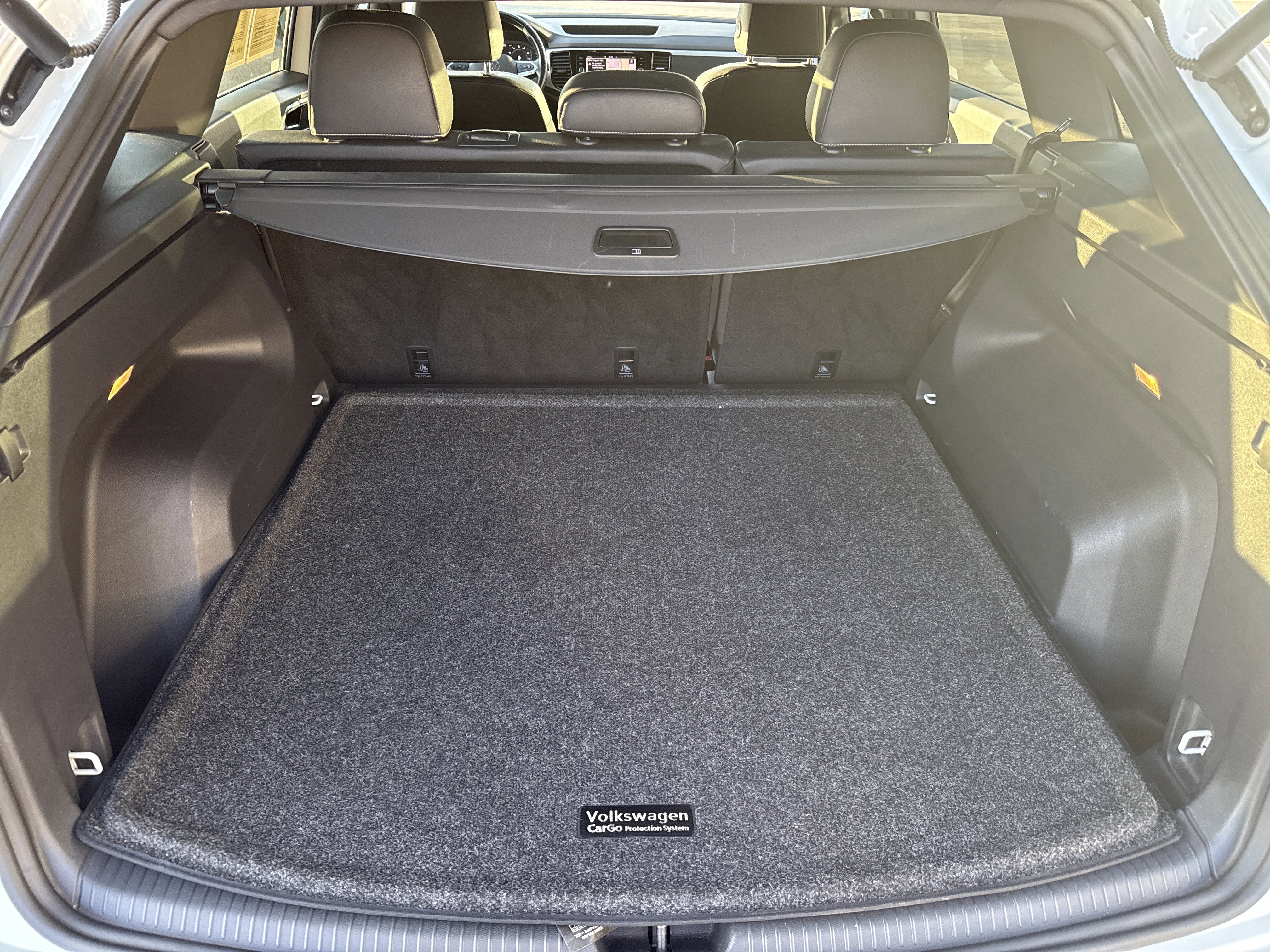 Used 2020 Volkswagen Atlas Cross Sport SEL R-Line image 27