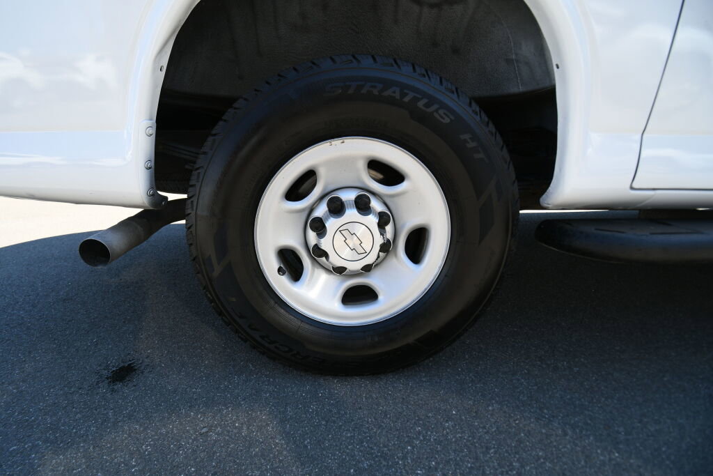 Used 2019 Chevrolet Express 2500 w/ Driver Convenience Package RWD image 21