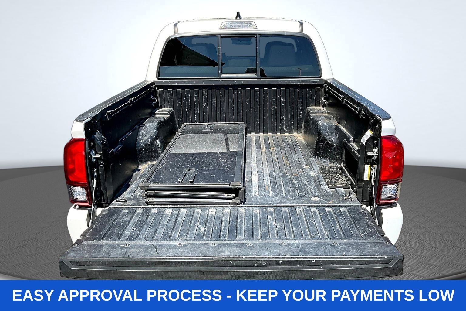 Used 2021 Toyota Tacoma SR AWD/4WD image 8