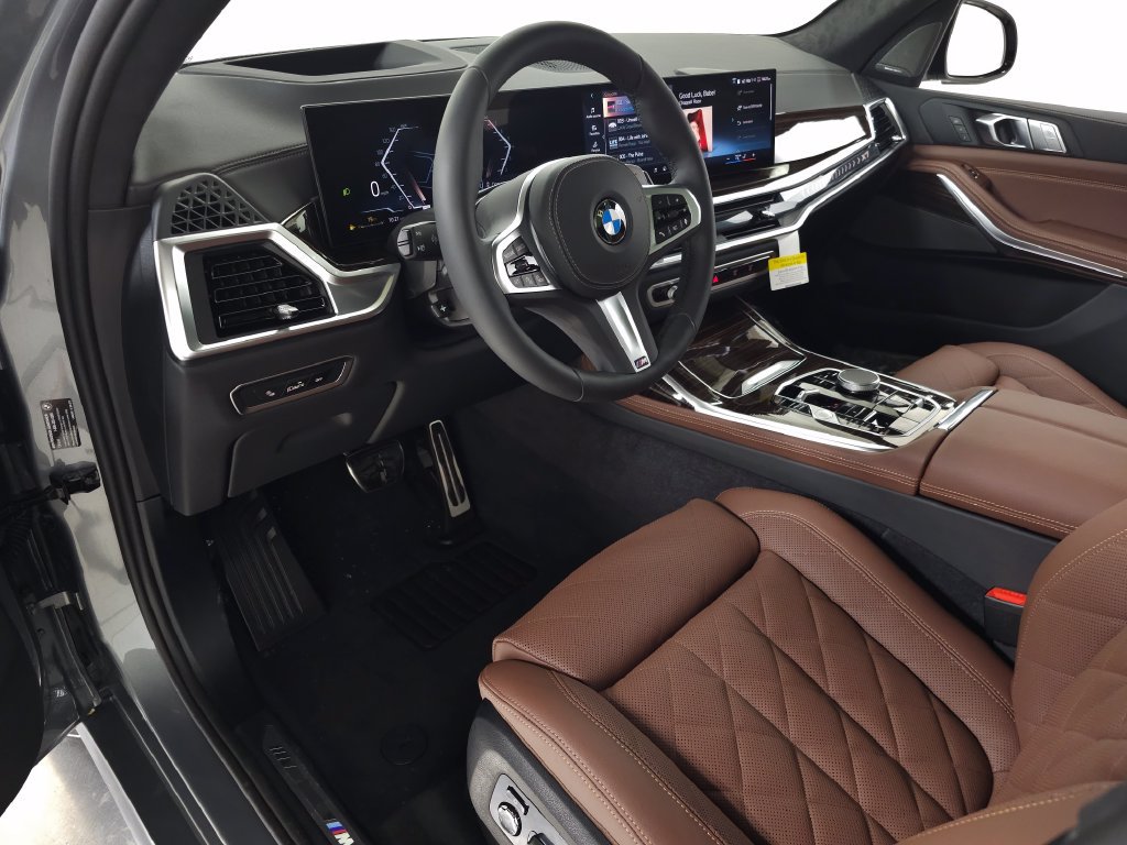 Used 2027 BMW X7 xDrive40i w/ M Sport Package AWD/4WD image 11