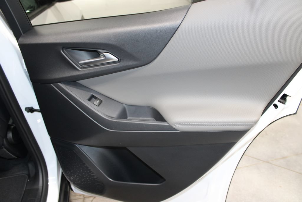 New 2026 Chevrolet Equinox LT w/ Convenience Package II FWD image 27