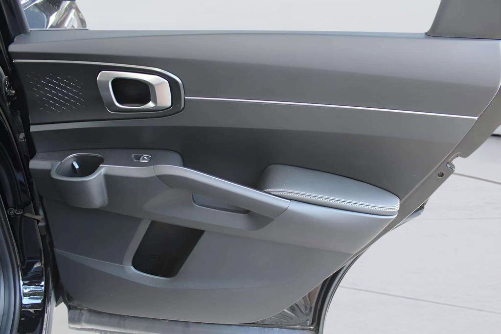 New 2025 Kia Sorento S w/ Panoramic Sunroof Package image 17