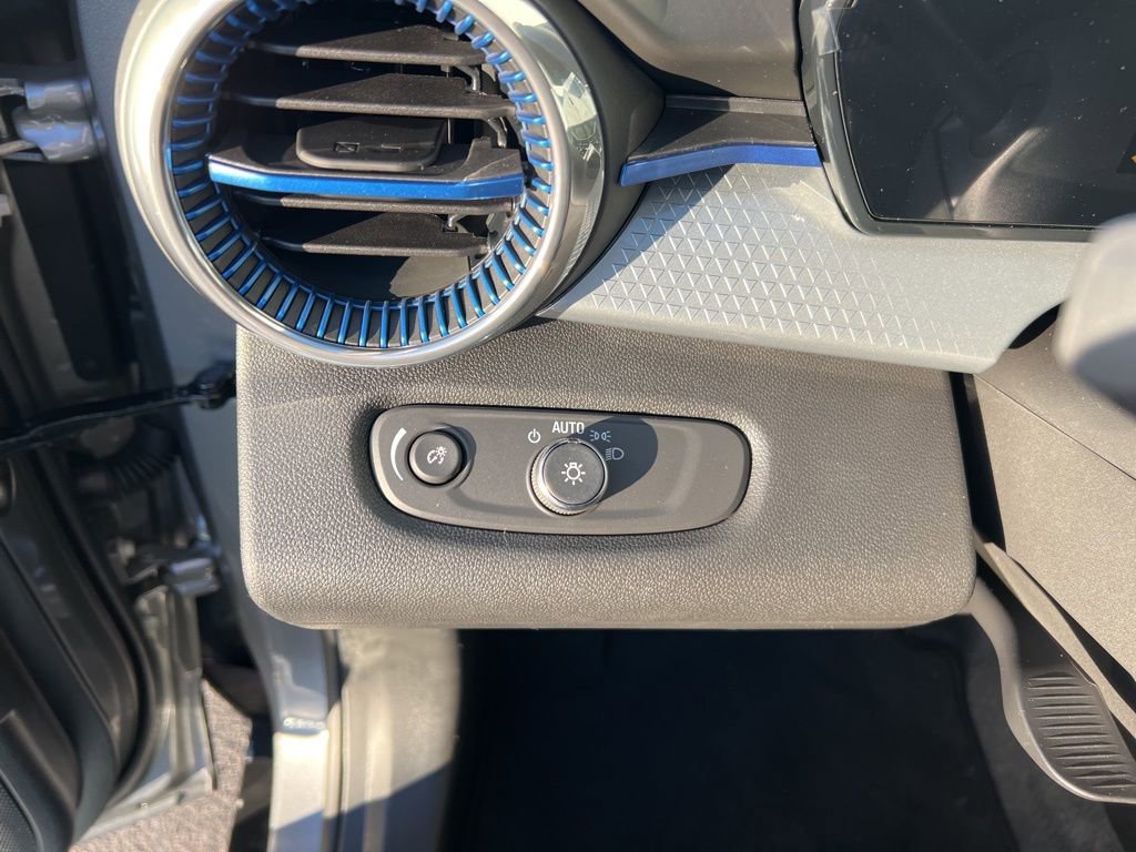 New 2026 Chevrolet Trax LT w/ Driver Confidence Package image 6