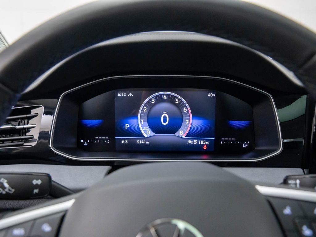 Used 2025 Volkswagen Jetta SE image 19