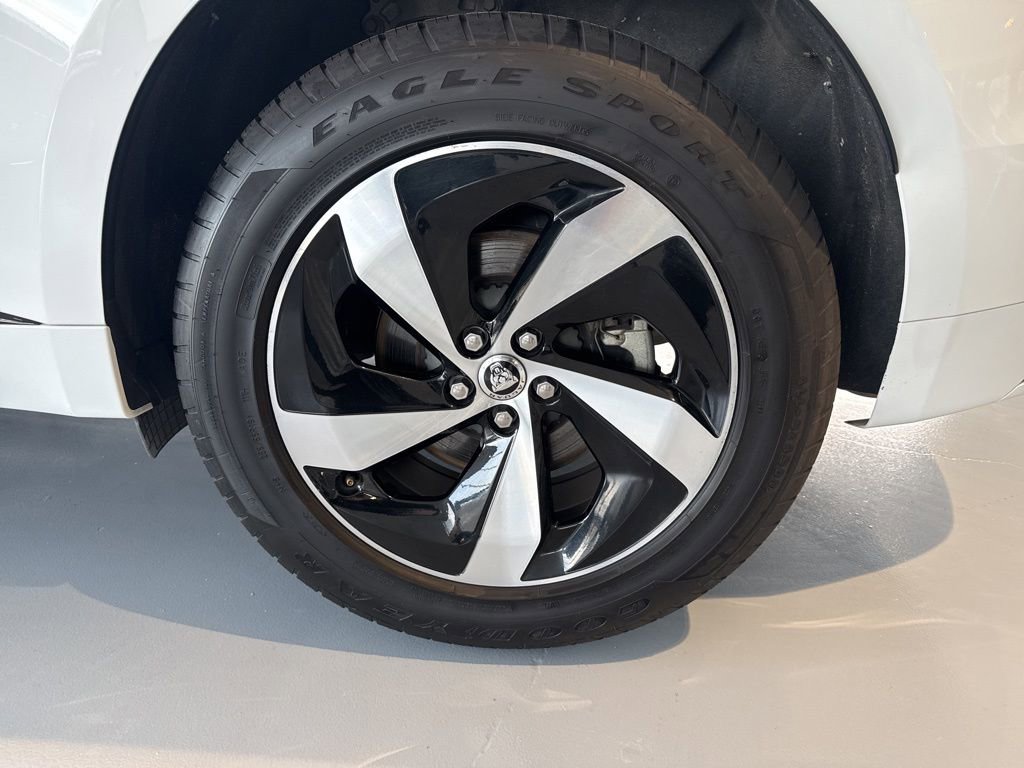 Used 2025 Jaguar F-PACE R-Dynamic S image 10