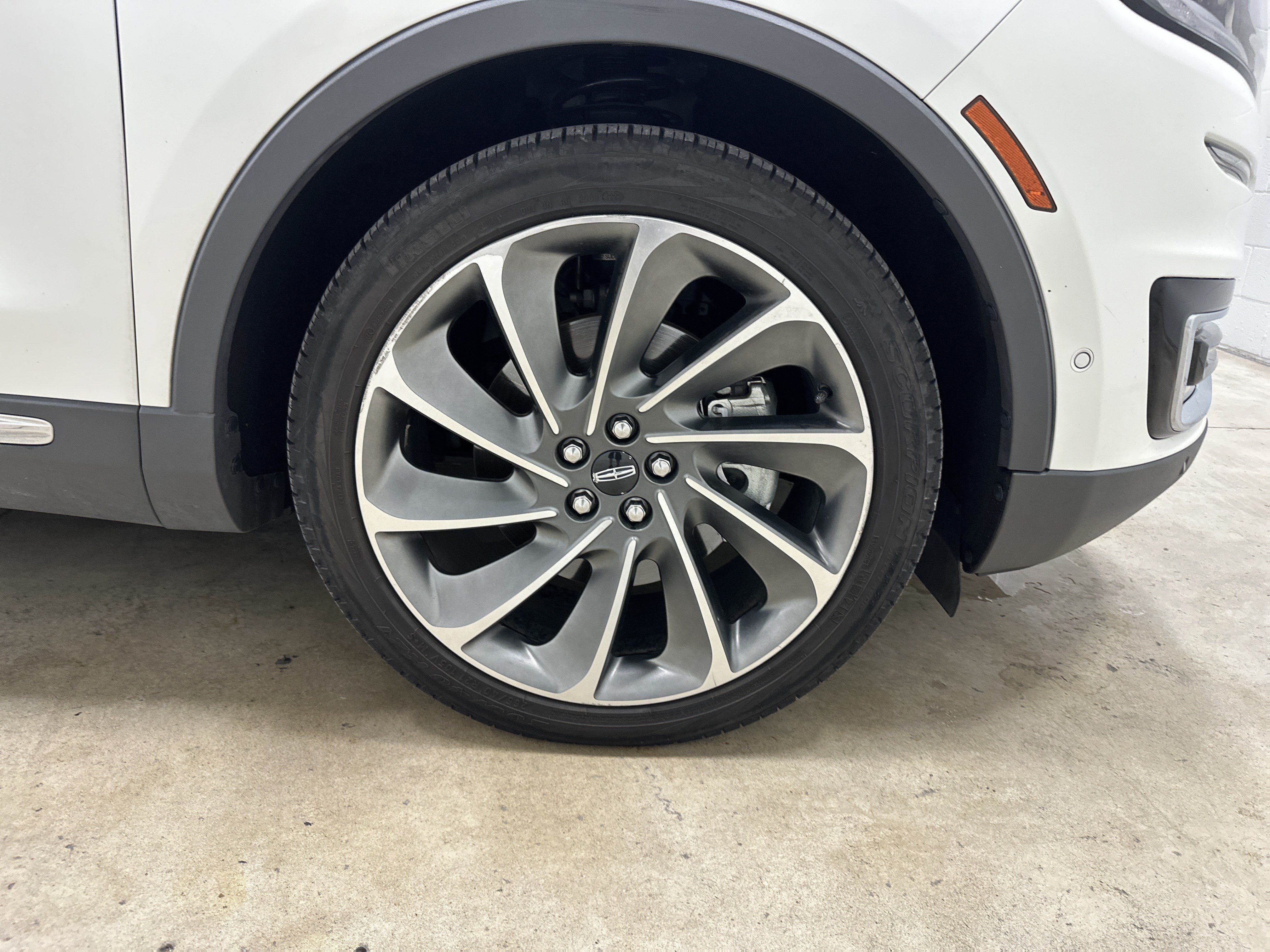 Used 2020 Lincoln Nautilus Reserve w/ Equipment Group 201A AWD/4WD image 13