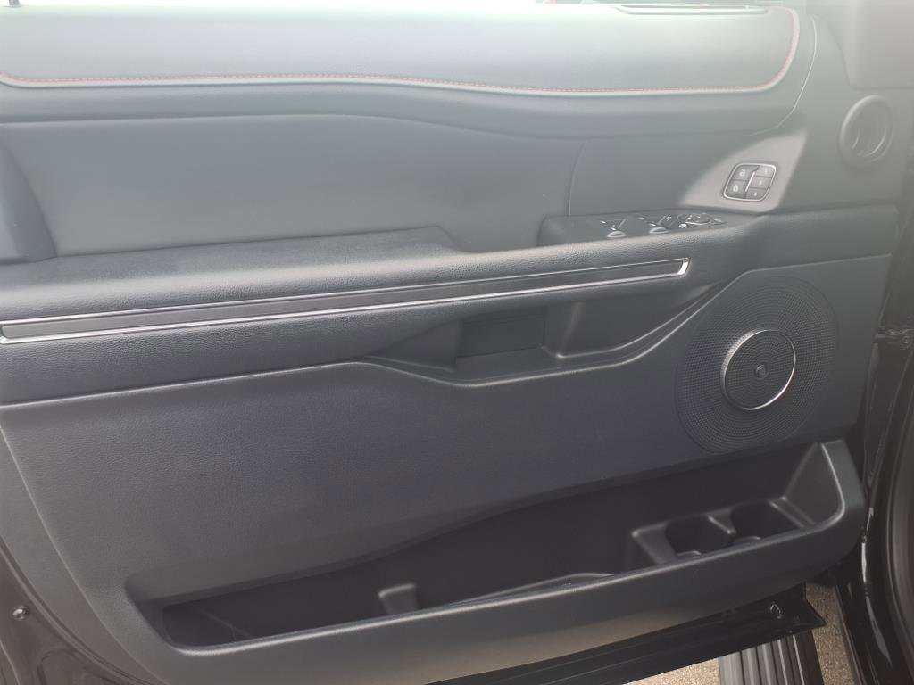 Certified 2022 Ford Expedition Limited image 12