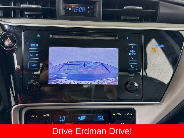 Used 2018 Toyota Corolla LE FWD image 20