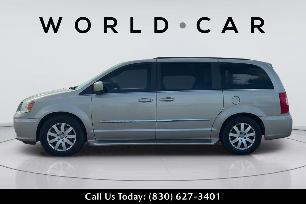 Used 2016 Chrysler Town & Country Touring w/ Trailer Tow Group FWD image 11