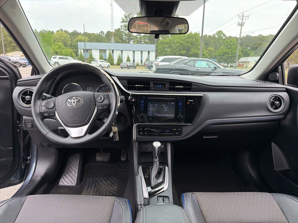 Used 2017 Toyota Corolla SE w/ Carpet Mat Package (TMS) FWD image 8