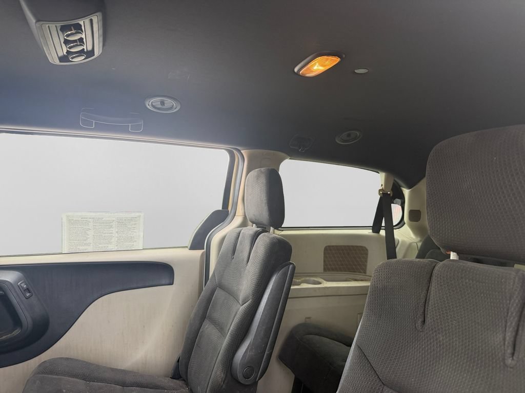 Used 2015 Dodge Grand Caravan SE FWD image 29