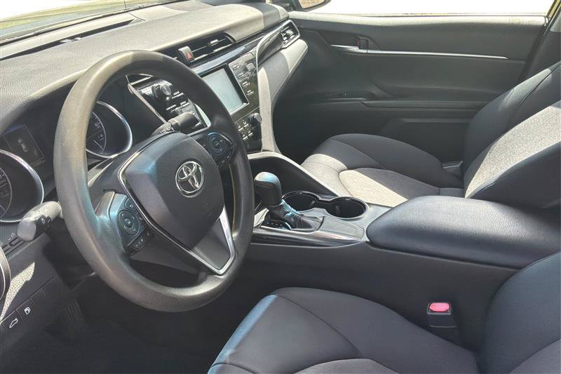 Used 2018 Toyota Camry LE FWD image 10