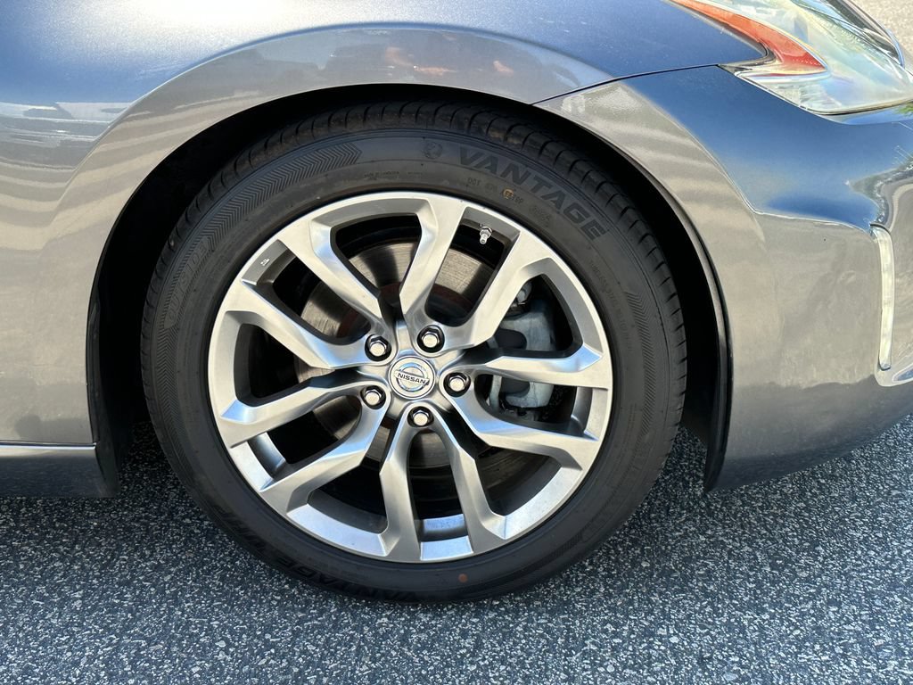 Used 2014 Nissan 370Z Roadster RWD image 14