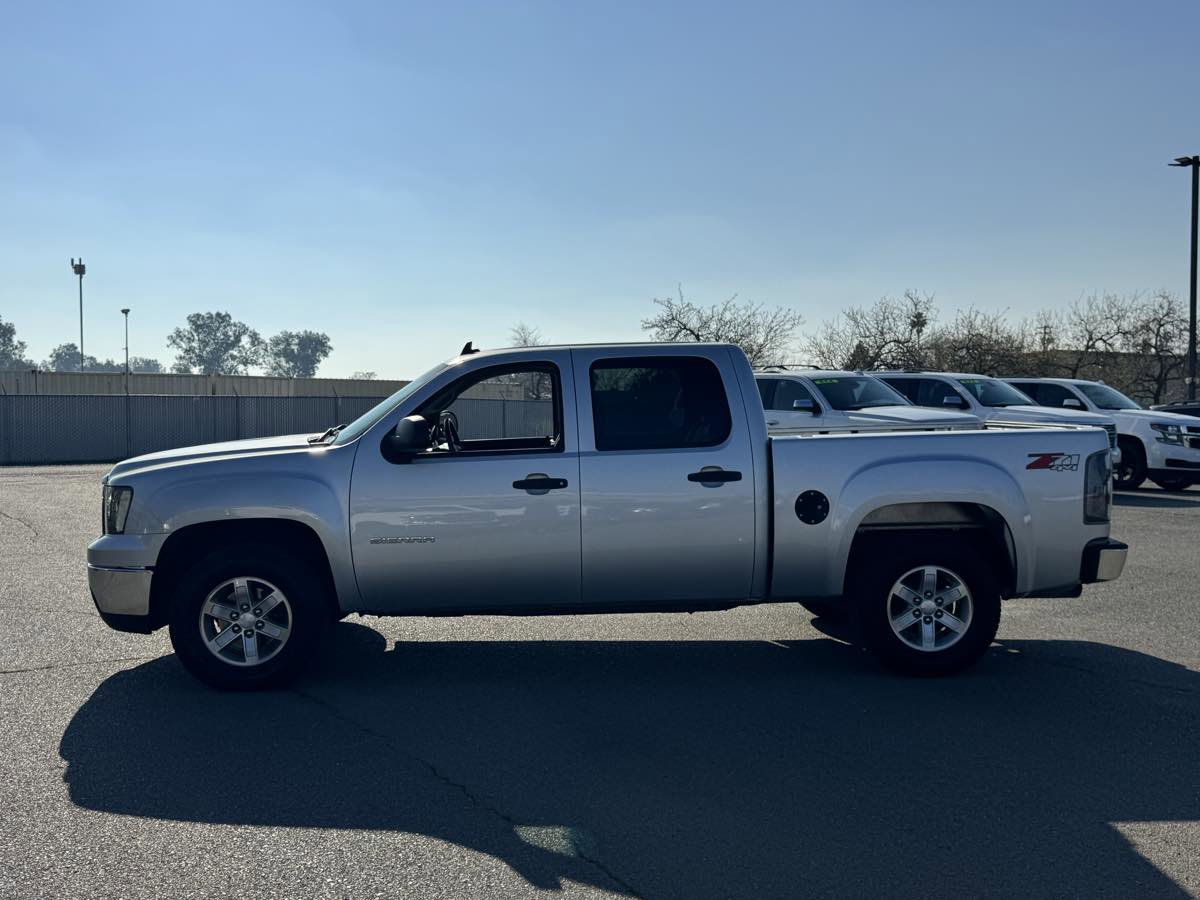 Used 2013 GMC Sierra 1500 SLE w/ Power Tech Package image 7
