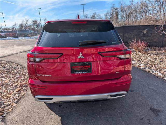 Used 2024 Mitsubishi Outlander SE image 4