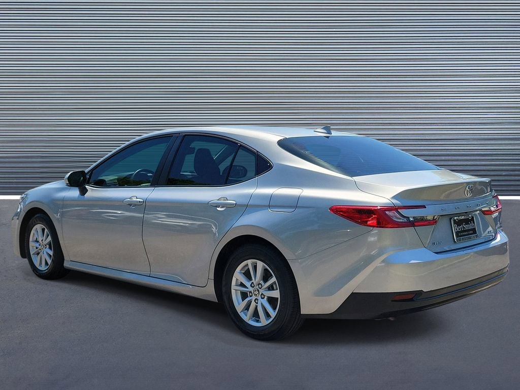 Used 2025 Toyota Camry LE FWD image 4