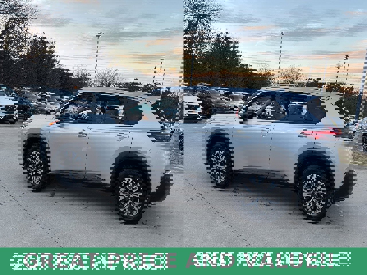 Used 2022 Nissan Rogue SV image 8