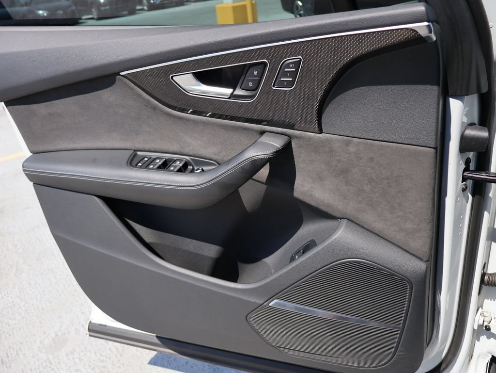 Used 2022 Audi SQ7 Prestige AWD/4WD image 38