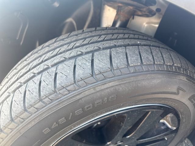 Used 2019 Ford Explorer XLT w/ Equipment Group 202A AWD/4WD image 33