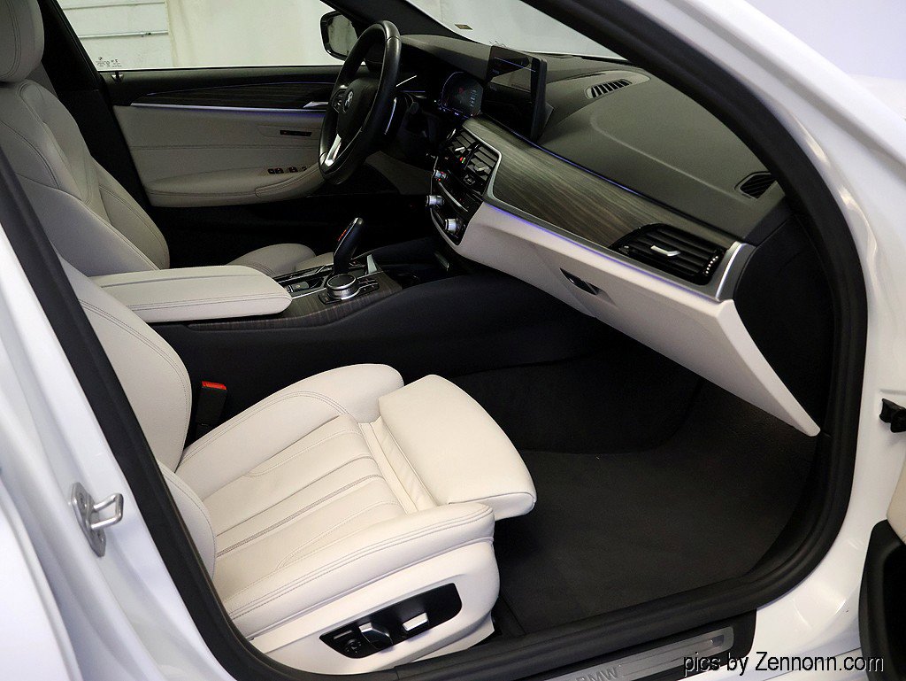 Used 2022 BMW 540i w/ Premium Package image 35