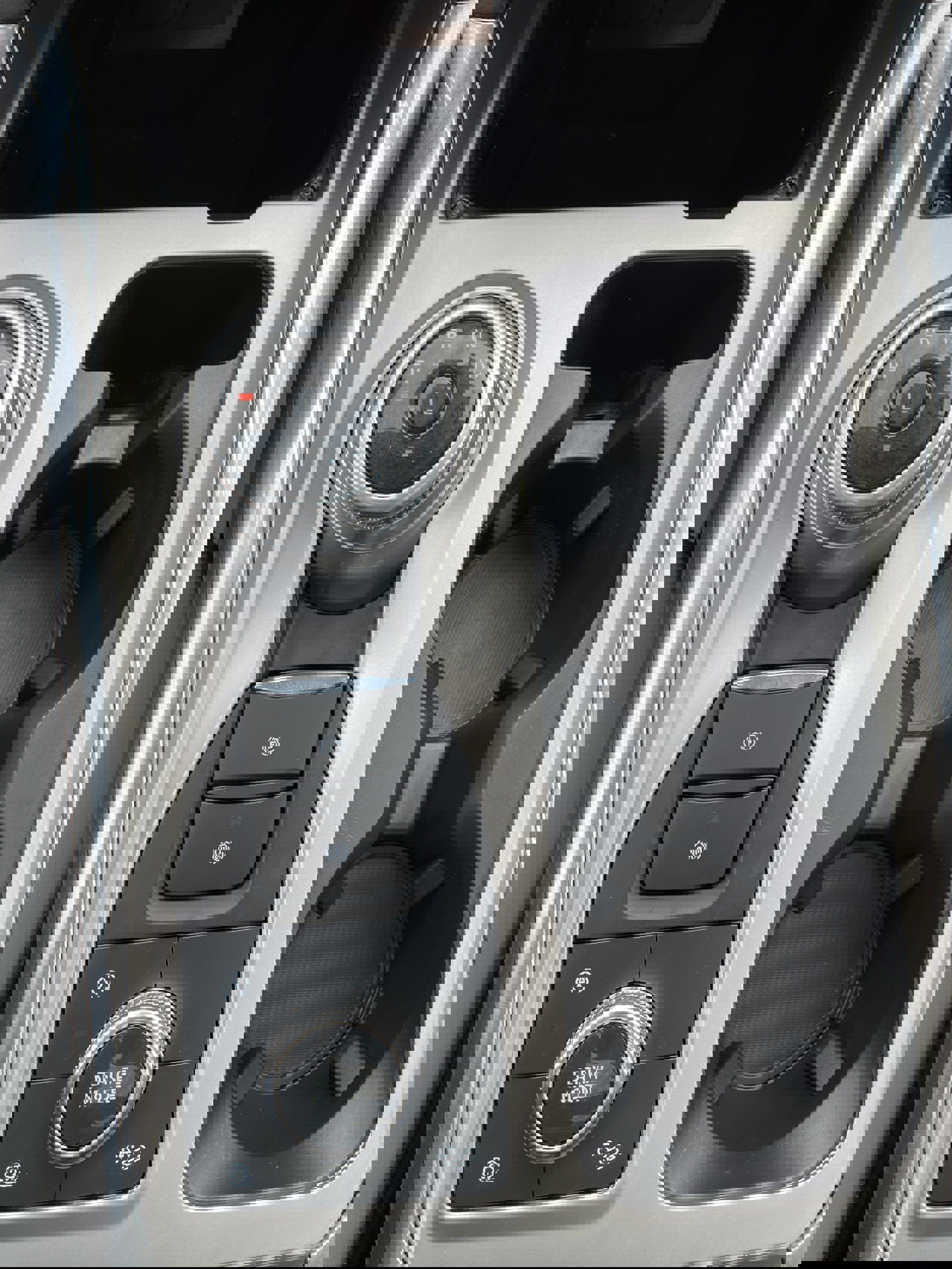 Used 2021 Ford Explorer XLT w/ Equipment Group 202A image 24