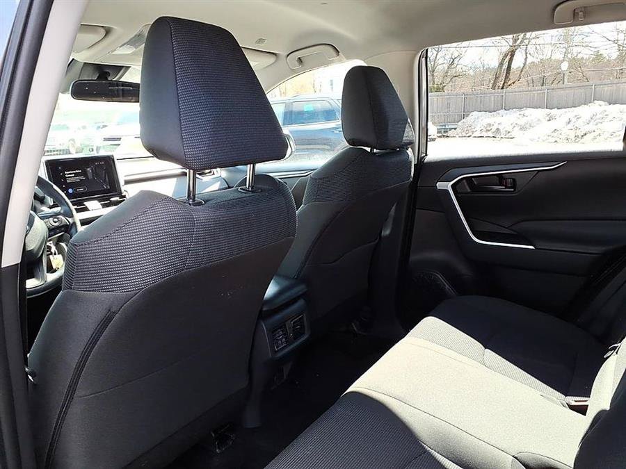 Used 2025 Toyota RAV4 LE AWD/4WD image 29