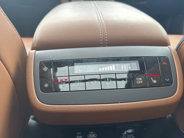 Used 2024 Nissan Pathfinder Platinum w/ Black Appearance Package image 34