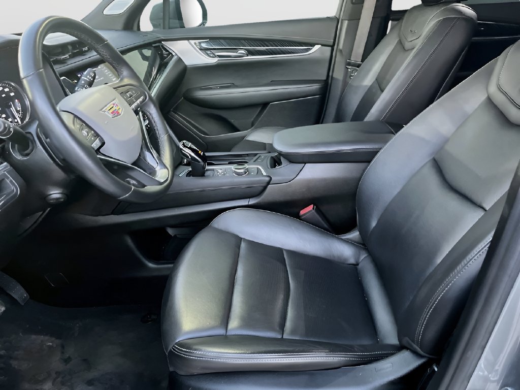 Used 2025 Cadillac XT6 Premium Luxury AWD/4WD image 22